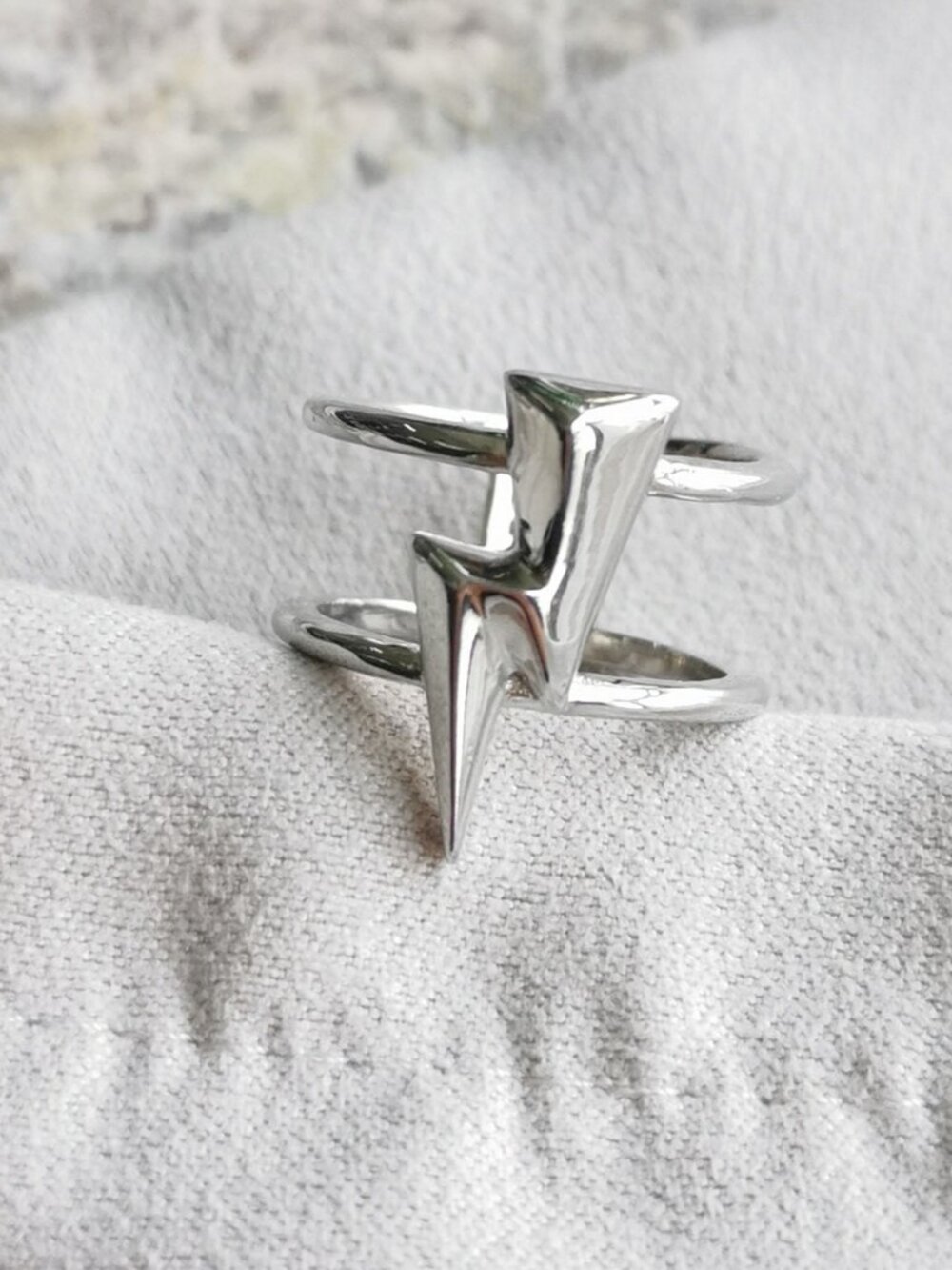 Kendra Scott Bolt Ring Size 7